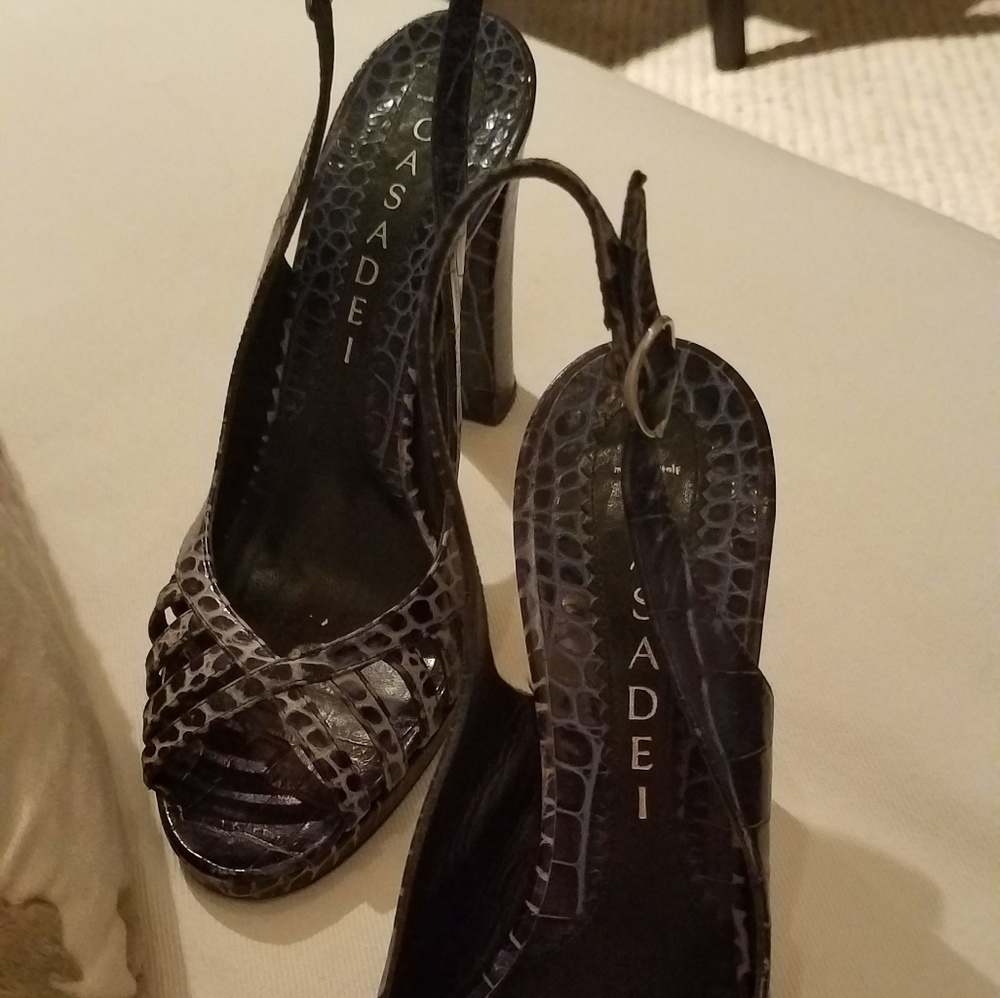 Sandals shoes